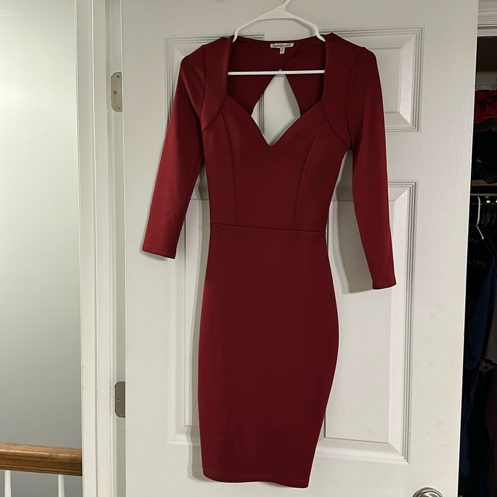 Burgundy fitted dress perfect for the holidays
